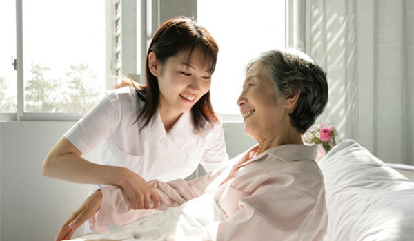 未来有医保就能“养老” 长期护理保险帮您实现“老有所养”